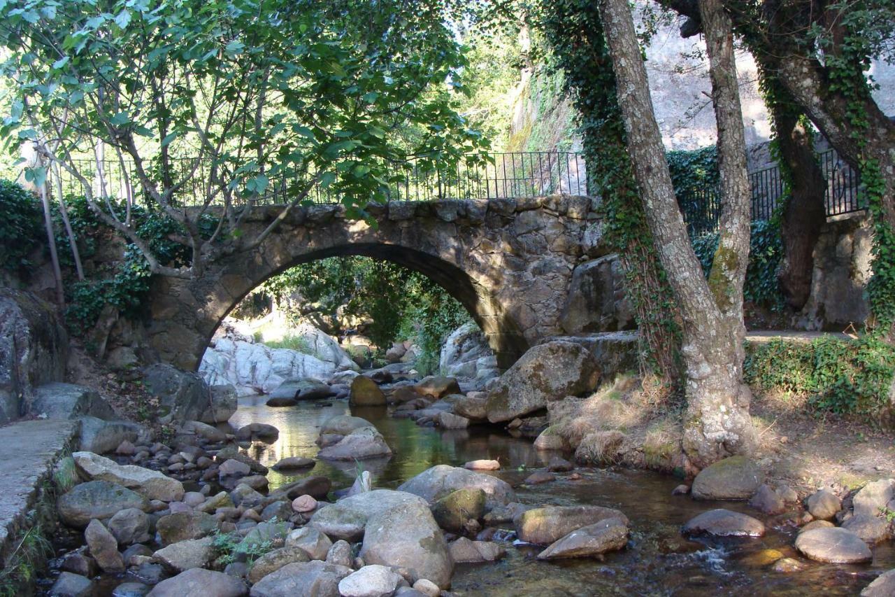 Apartamentos Rurales Manolo Casas del Monte Luaran gambar